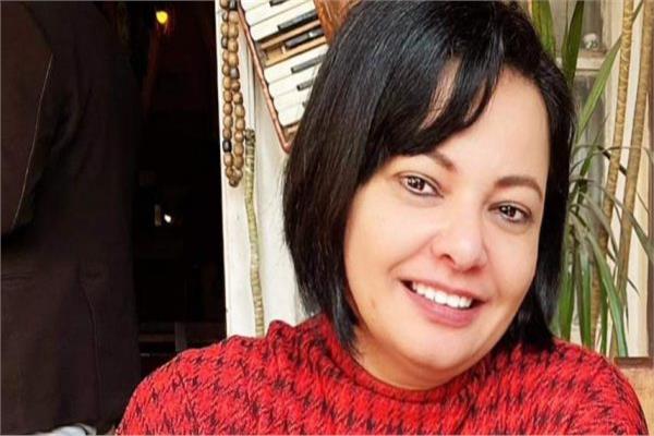 المؤلفة غادة عبد العال