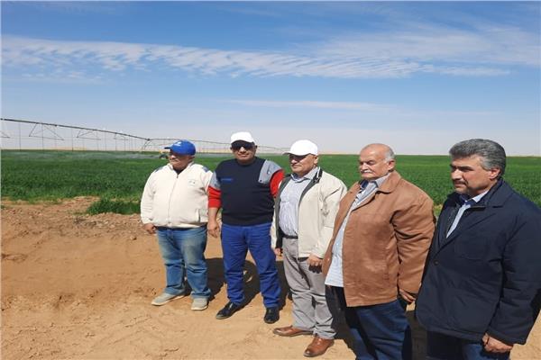 وزير قطاع الأعمال خلال الجولة