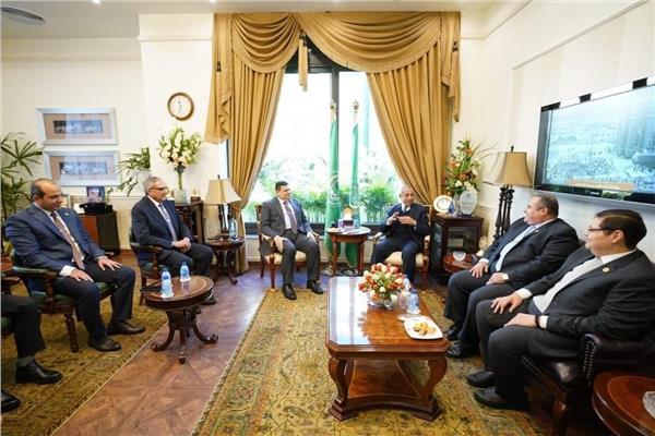 رئيس الأكاديمية العربية يستقبل رئيس هيئة المحطات النووية لبحث سبل التعاون
