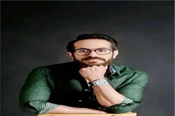 الفنان حسين مصطفي
