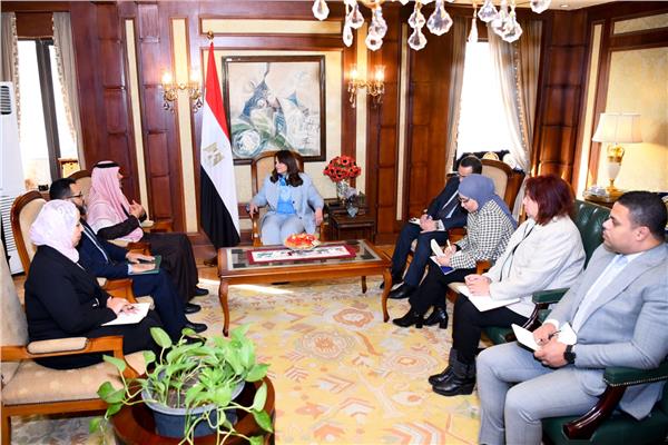  وزيرة الهجرة تستقبل الملحق العمالي السعودي بالقاهرة