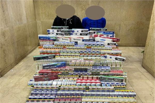 المتهمين وبحوزتهما المضبوطات