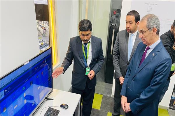 وزير الاتصالات يبحث فرص التعاون والاستثمار مع كبرى الشركات الهندية