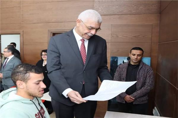 رئيس جامعة المنوفية يتفقد إمتحانات  الفصل الدراسي الأول بجامعة المنوفية الأهلية