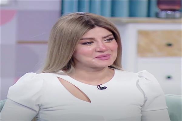 المذيعة مروة ميمي