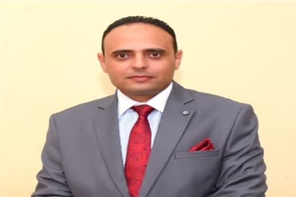  الدكتور السيد خضر، الخبير الاقتصادي،