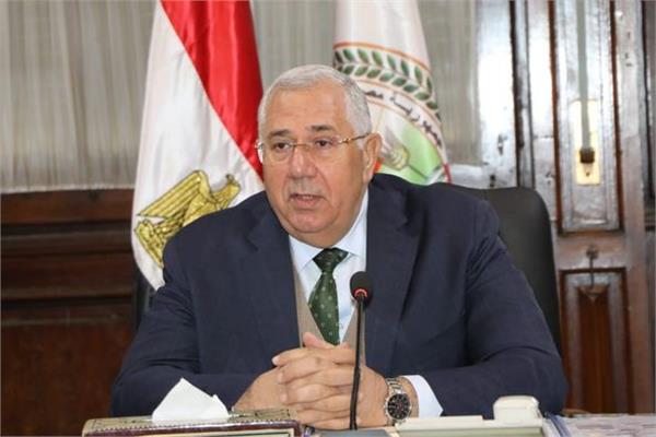  السيد القصير وزير الزراعة