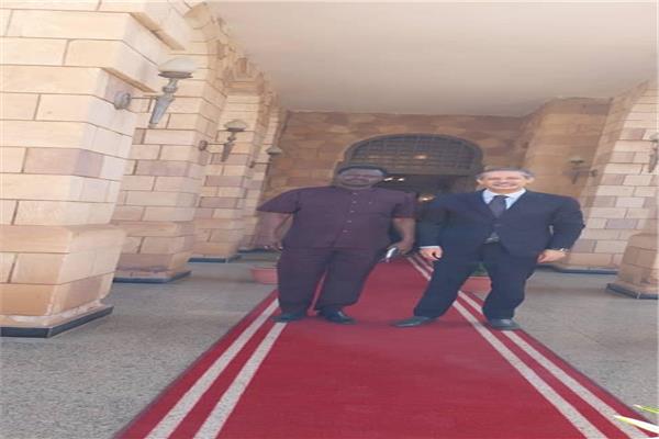 سفير مصر لدى السودان يلتقي حاكم إقليم دارفور  