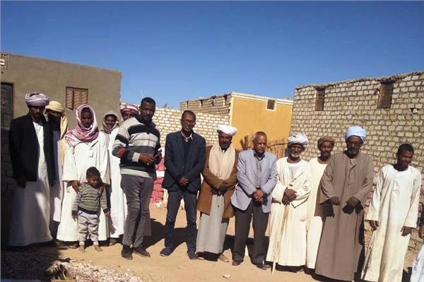 محافظ أسوان يشدد على استمرار الجلسات واللقاءات الجماهيرية لرصد المطالب والاحتياجات