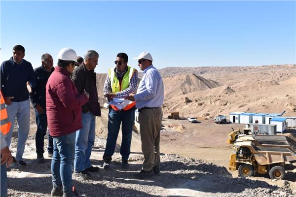 وزير البترول يعتمد خطة الإنتاج لفوسفات مصر