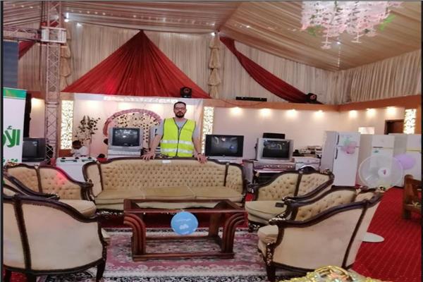 معرض لتوزيع الأثاث المنزلى والاجهزة الكهربائية والملابس الجديدة