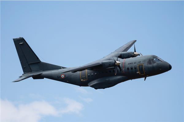 طائرة النقل CN-235