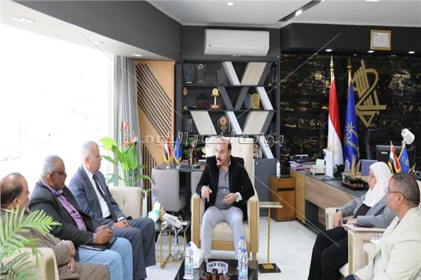 محافظ أسوان يعلن إنشاء مصنع لتعبئة البوتاجاز بالظهير الصحراوي لمركز كوم أمبو