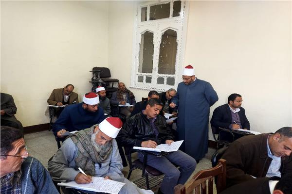 جانب من الاختبارات التحريرية لاختيار مبعوثي الأزهر