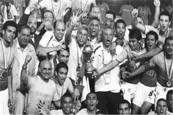  حسن شحاتة المدير الفني للمنتخب