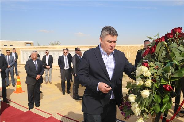 رئيس كرواتيا يزور مقابر الجالية بمنطقة الشط السويس 