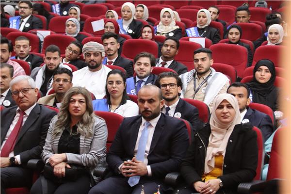 المشاركون في ختام فعاليات البرنامج التدريبي لإعداد القائد العربي