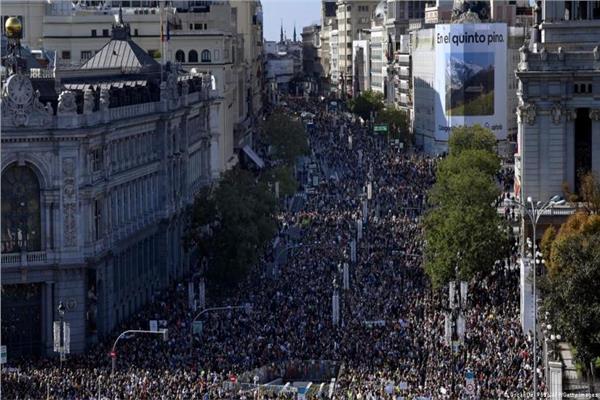مظاهرة كبرى في مدريد دفاعًا عن نظام الصحة العام