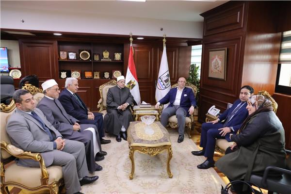 محافظ  بني سويف يلتقى رئيس جامعة الأزهر