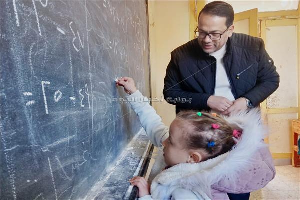 وكيل تعليم الغربية يتابع انتظام الدراسة بمدارس قطور 