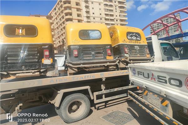حملة مكبرة لإزالة الإشغالات والتصدي " للتكاتك" بوسط الاسكندريه 