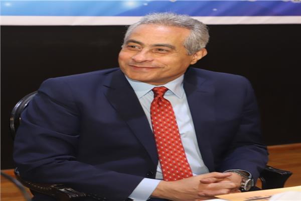 وزير القوى العاملة