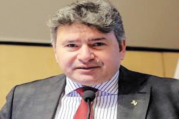 د. طارق العربى رئيس جهاز المخلفات