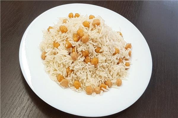 الأرز بالحمص