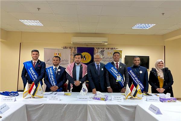 طلاب جامعة القناة يُشاركون وفود27 جامعة عربية ببرنامج القائد العربي 