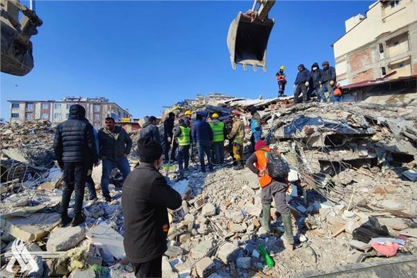 عمليات البحث والإنقاذ في معظم المناطق المنكوبة بتركيا