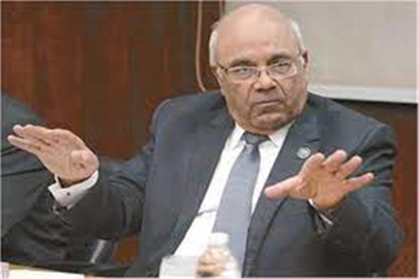  الدكتور محمد عطية الفيومي
