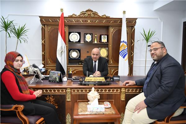 اللواء أشرف الداودي محافظ قنا