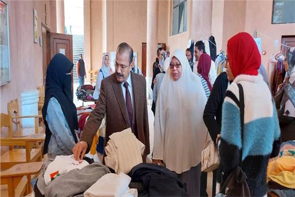 معرض الملابس الخيرى