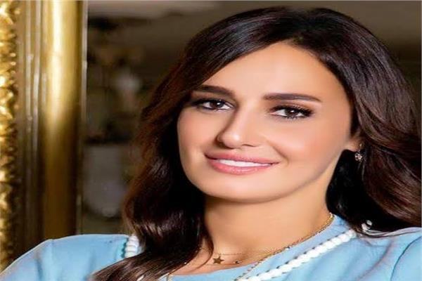 الفنانة حلا شيحة