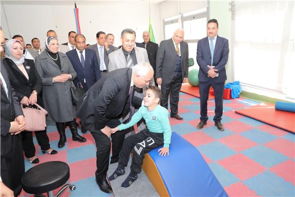 جانب من زيارة وزير التربية و التعليم لمكز ذوي الاحتياجات الخاصة