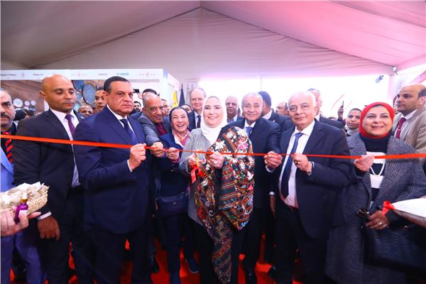 مافتتحت السيدة نيفين القباج عرض ديارنا