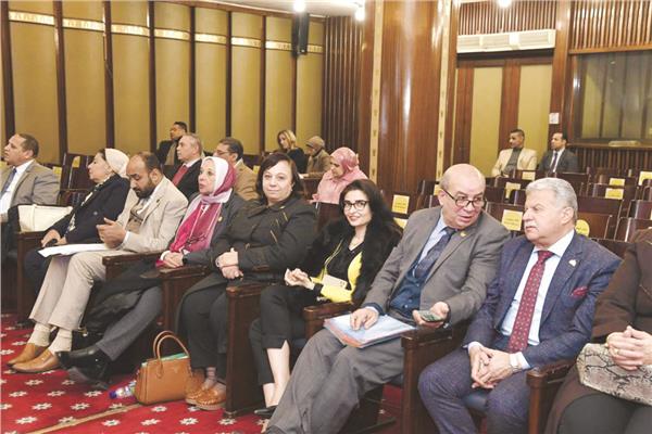 أعضاء لجنة الصحة بالبرلمان