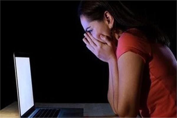 تطبيقات منافية للآداب