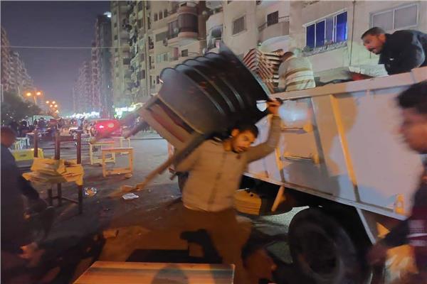 رفع التعديات والاشغالات علي حرم الطريق في الهرم