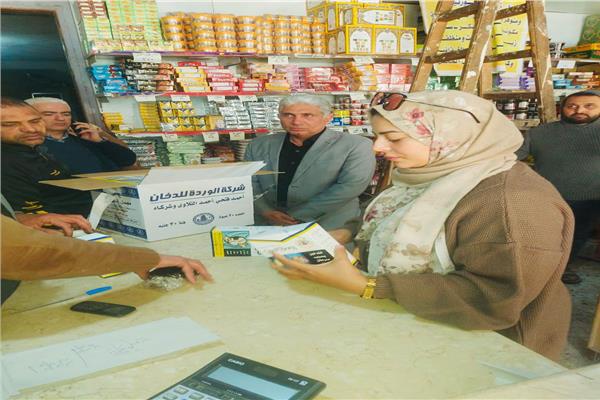 حملة تموينية للرقابة علي المحال التجارية في التل الكبير بالإسماعيلية