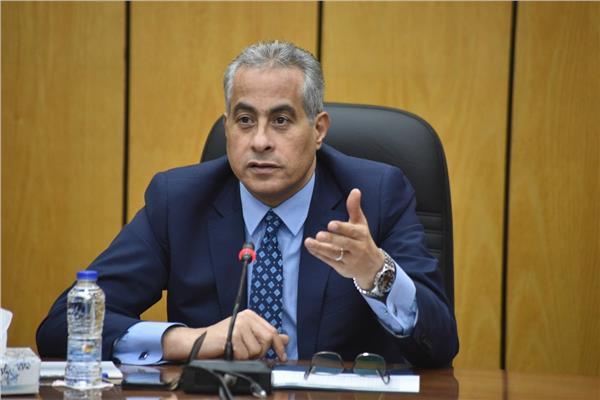 حسن شحاتة وزير القوى العاملة