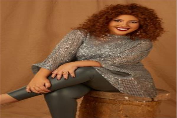 الفنانة مي كساب 