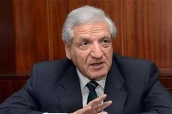 الدكتور، فخري الفقي