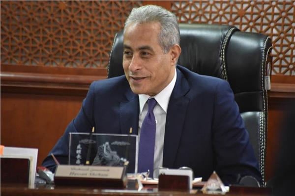 وزير القوى العاملة حسن شحاتة
