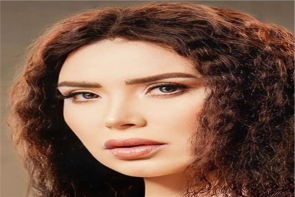 الفنانة عبير صبري