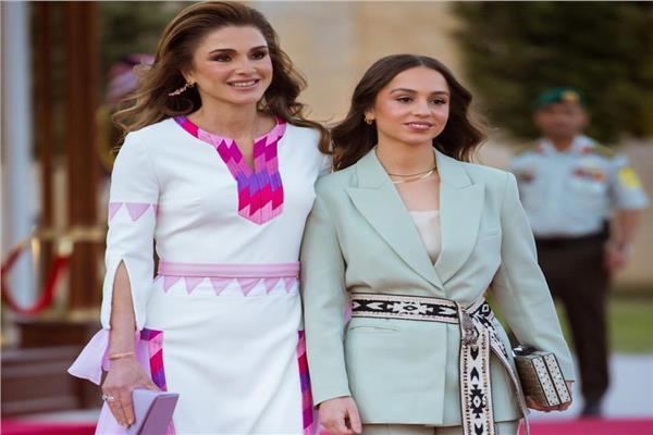 الملكة رانيا تحتفل بزفاف ابنتها بصوت إليسا