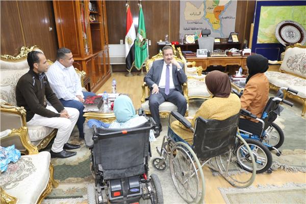 اللواء إبراهيم أبو ليمون محافظ المنوفية ولقائه مع ذوي الهمم