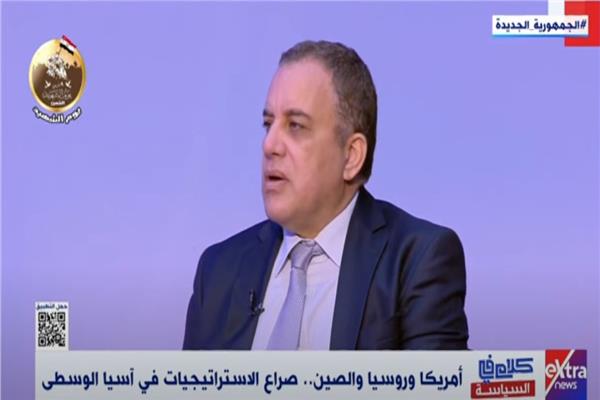 عزت إبراهيم رئيس تحرير الأهرام ويكلي