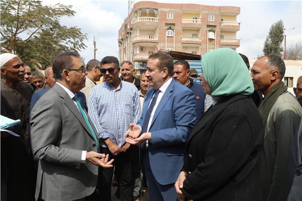 جانب من جولة المحافظ