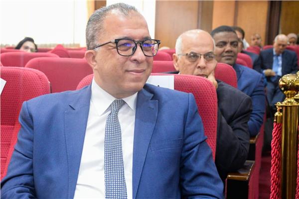 أشرف العربي الرئيس التنفيذى  معهد التخطيط القومي 
